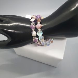 2 stackable stretch bracelets